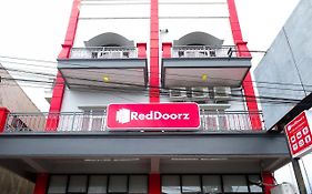 RedDoorz near Alun Alun Magelang 2